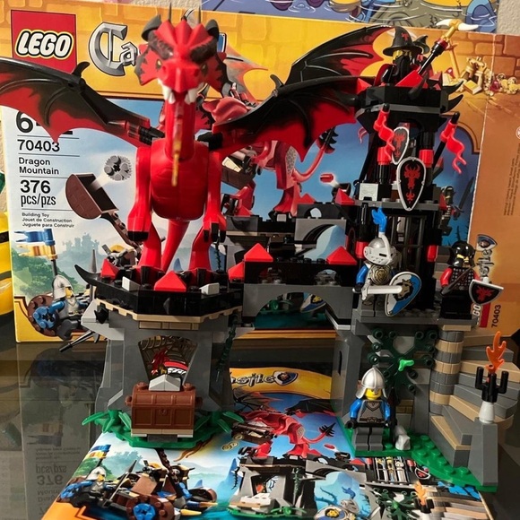 LEGO Castle Dragon Mountain Set - Red and Black